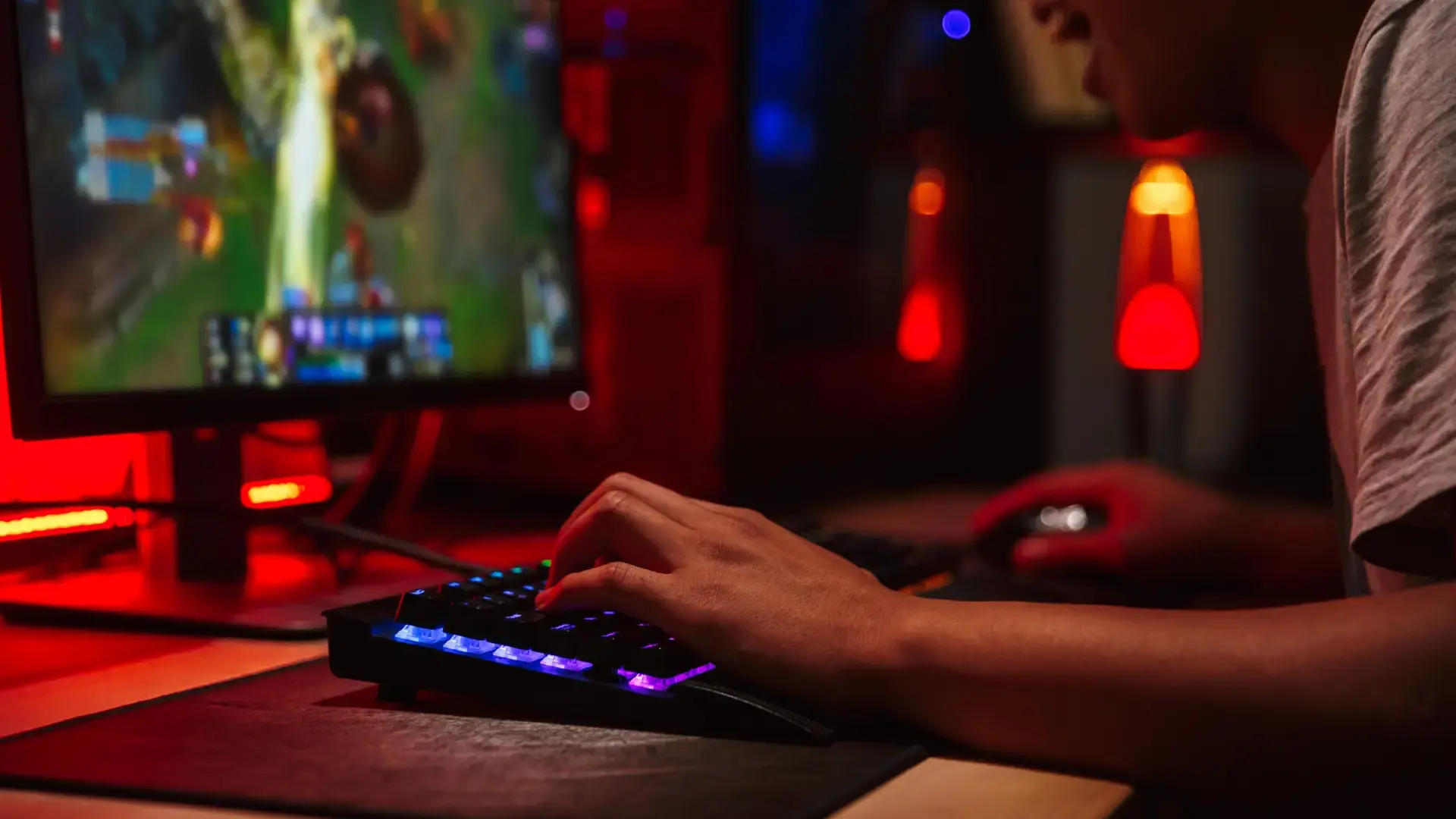 requisitos oficiales para jugar en Windows 11