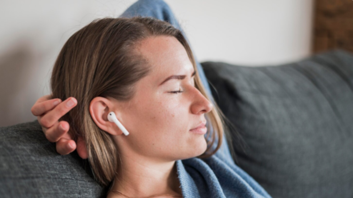 daños auditivos por auriculares Bluetooth