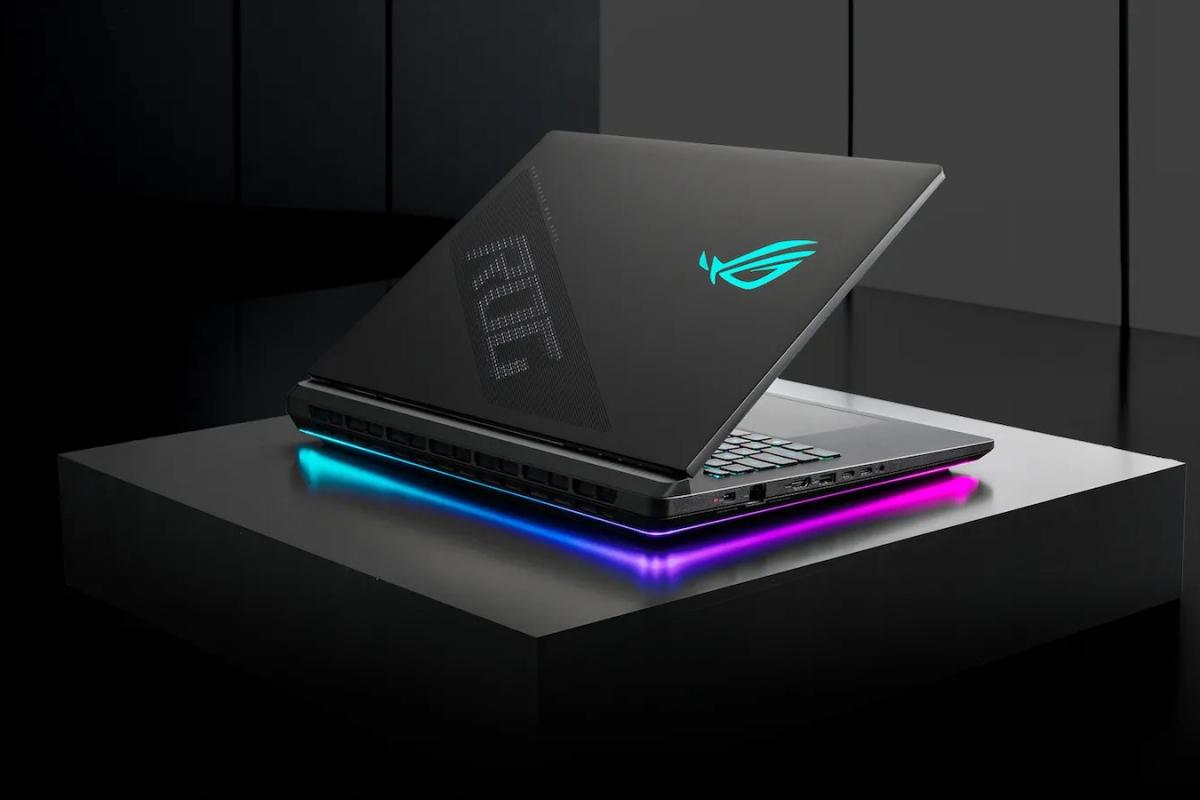 Portátil gaming con pantalla Mini LED de 240 Hz