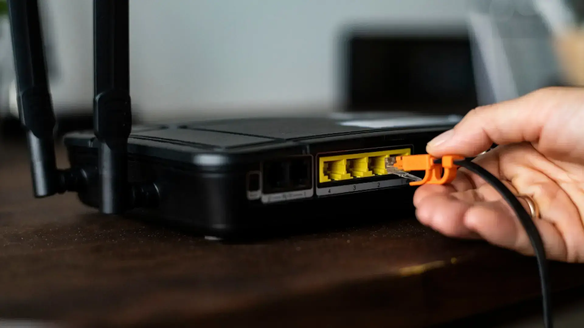 Router WiFi y mito de la moneda Router WiFi y mito de la moneda