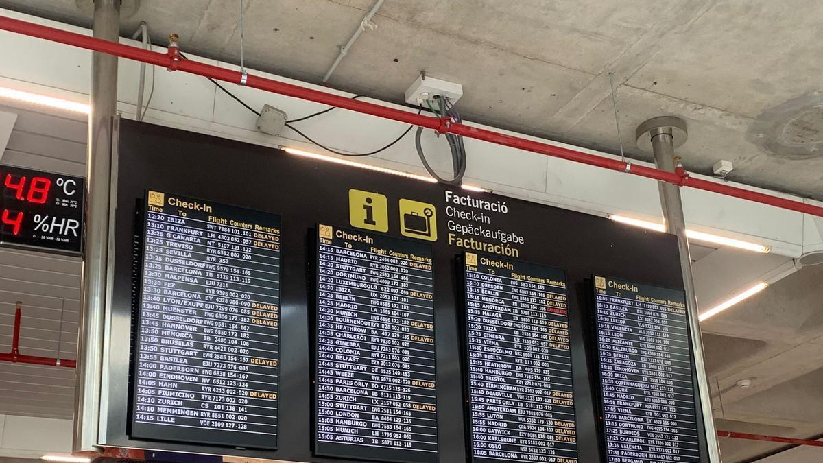 Modernización de redes de comunicaciones en aeropuertos Telefónica y Amper actualizan redes de comunicaciones críticas en aeropuertos