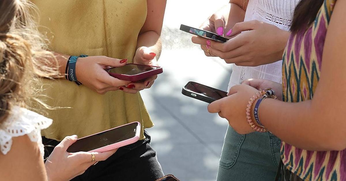 Prohibición de redes sociales a menores de 15 años en Francia