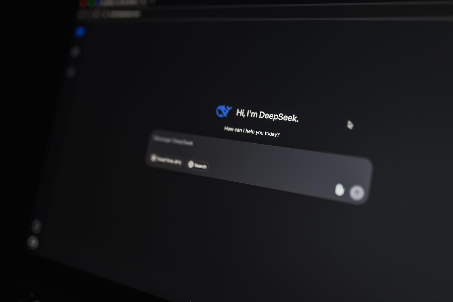 Interfaz de chat de inteligencia artificial en una pantalla de ordenador, representando la interacción con el agente de ejecución de Xirp.