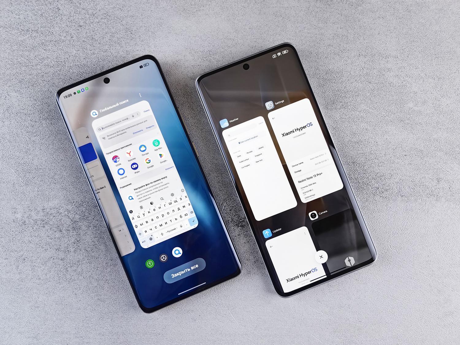 Dos smartphones modernos mostrando diferentes interfaces de usuario, representando la transición de un sistema operativo a otro. Dos smartphones modernos mostrando diferentes interfaces de usuario, representando la transición de un sistema operativo a otro.